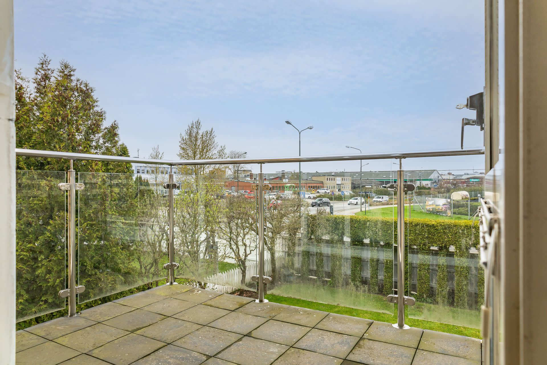 Som sagt; området ligger på en och Malmös högsta punkter varför man har en vidunderlig utsikt från balkongen