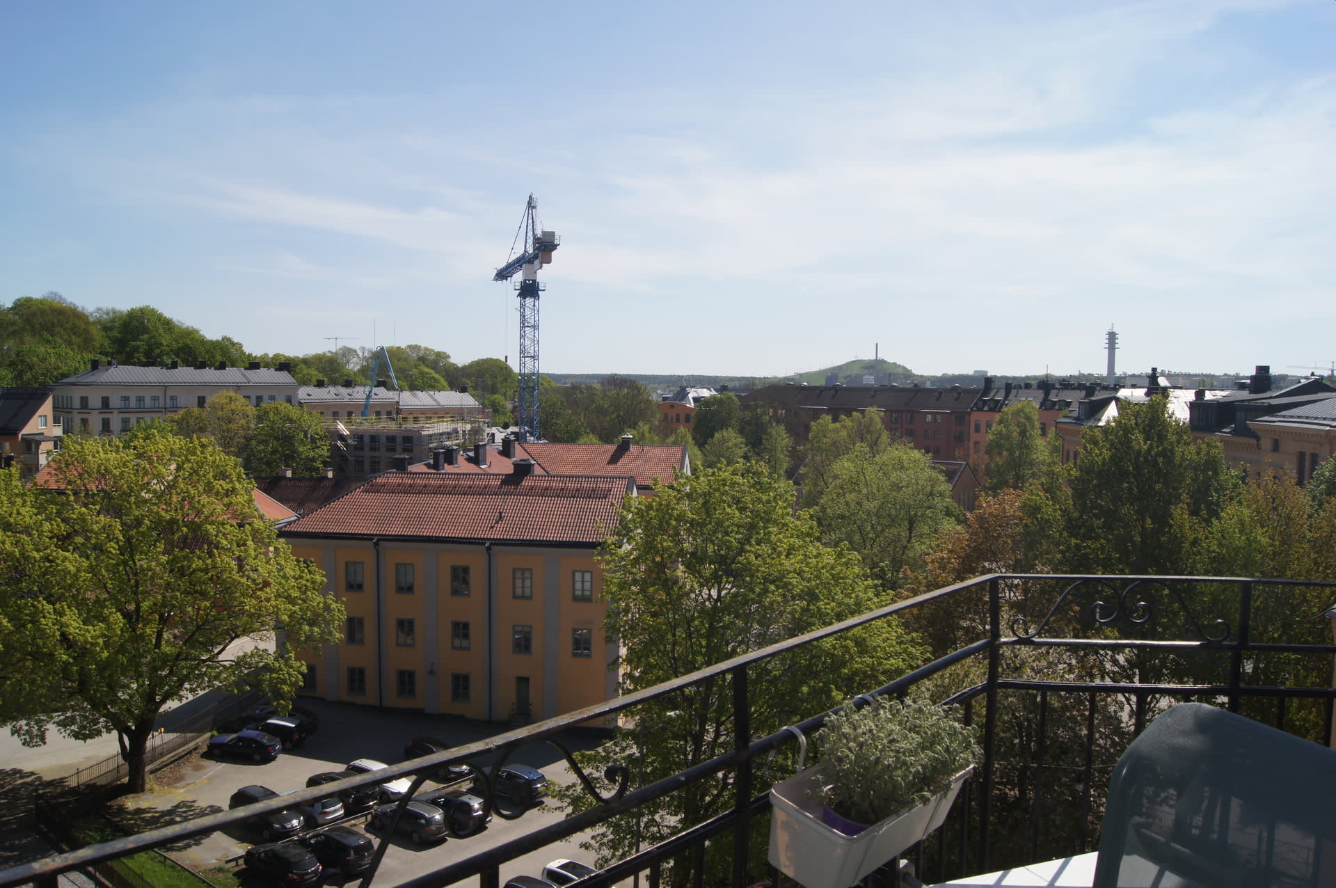 Utsikt över Vitabergsparken och Hammarbybacken