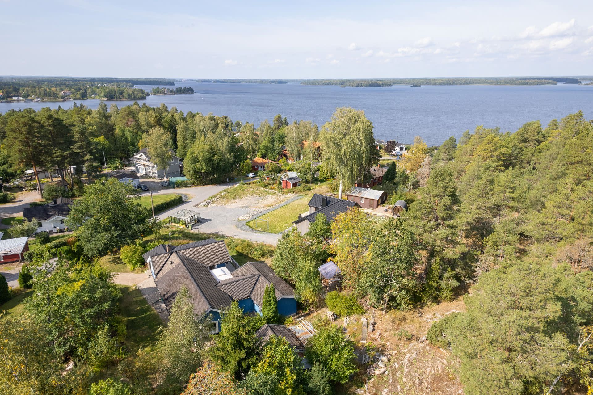 Fågelvy ovan huset mot Mälaren