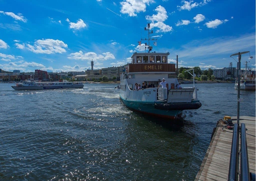 Passbåtar till bl a Hammarby Sjöstad och Nybroplan